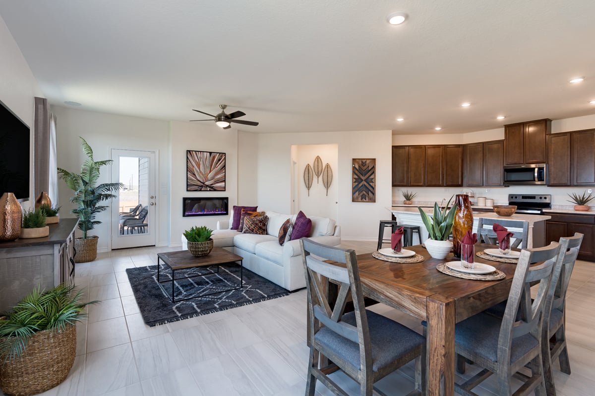 New Homes in Converse, TX - Punta Verde Plan 1548 Great Room