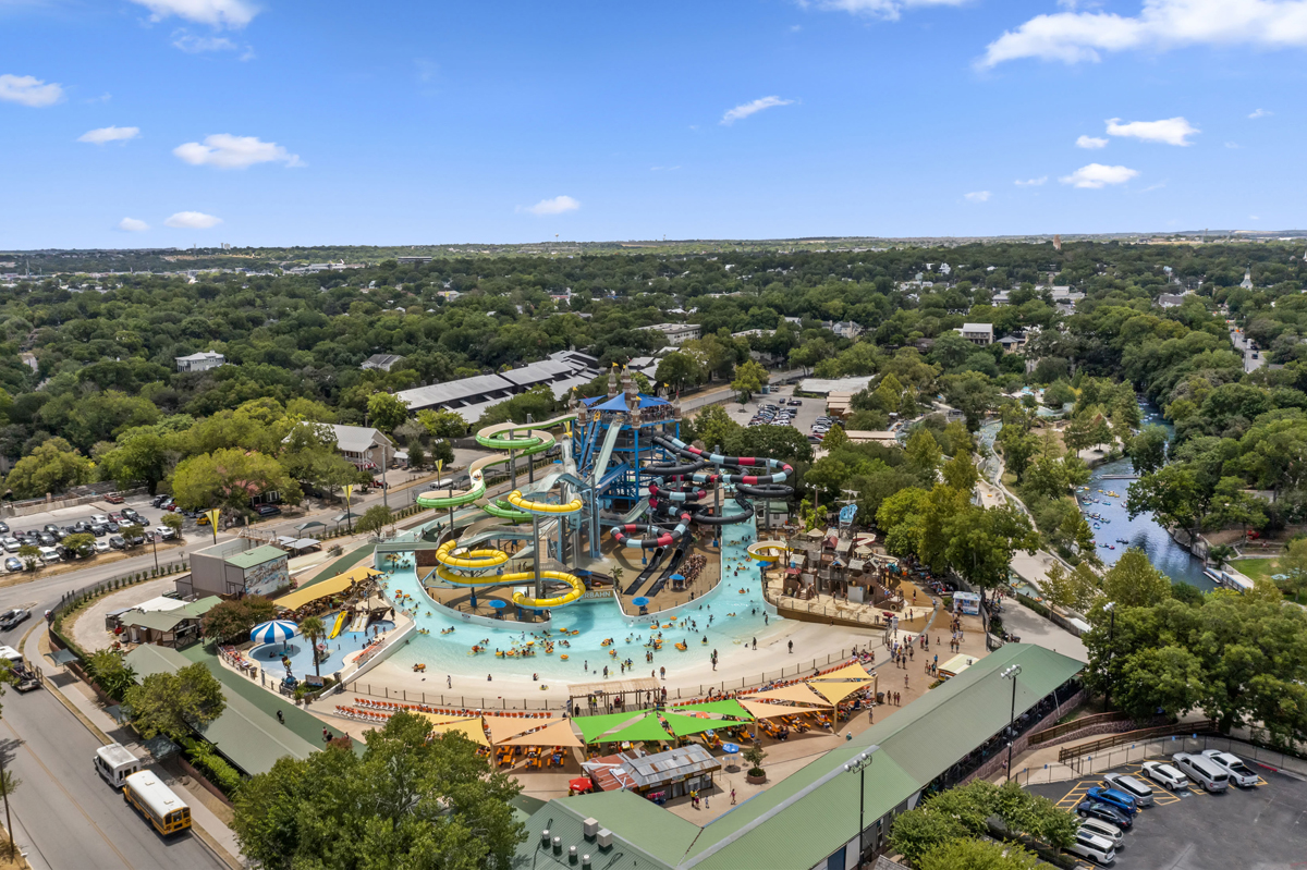 Only 14 minutes to Schlitterbahn Waterpark