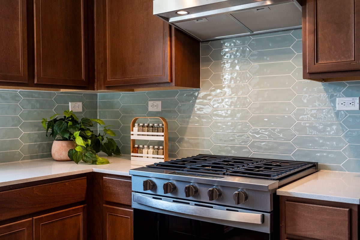 Glossy tile backsplash