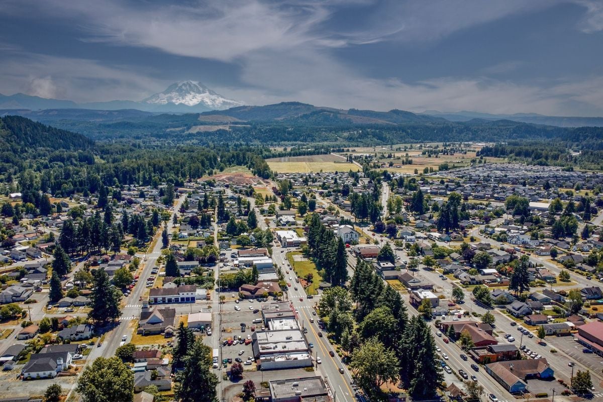 Short drive to downtown Orting