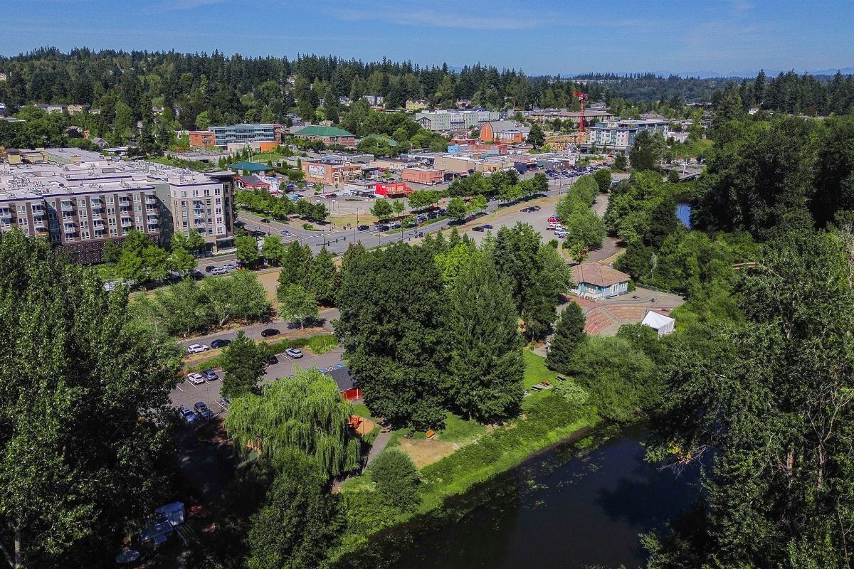 Short drive to downtown Bothell