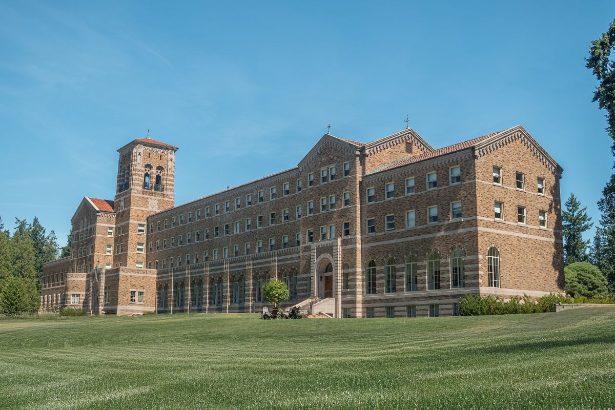 Less than 4 miles to Saint Edward State Park