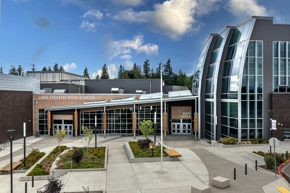 7 minutes to Lake Stevens High School