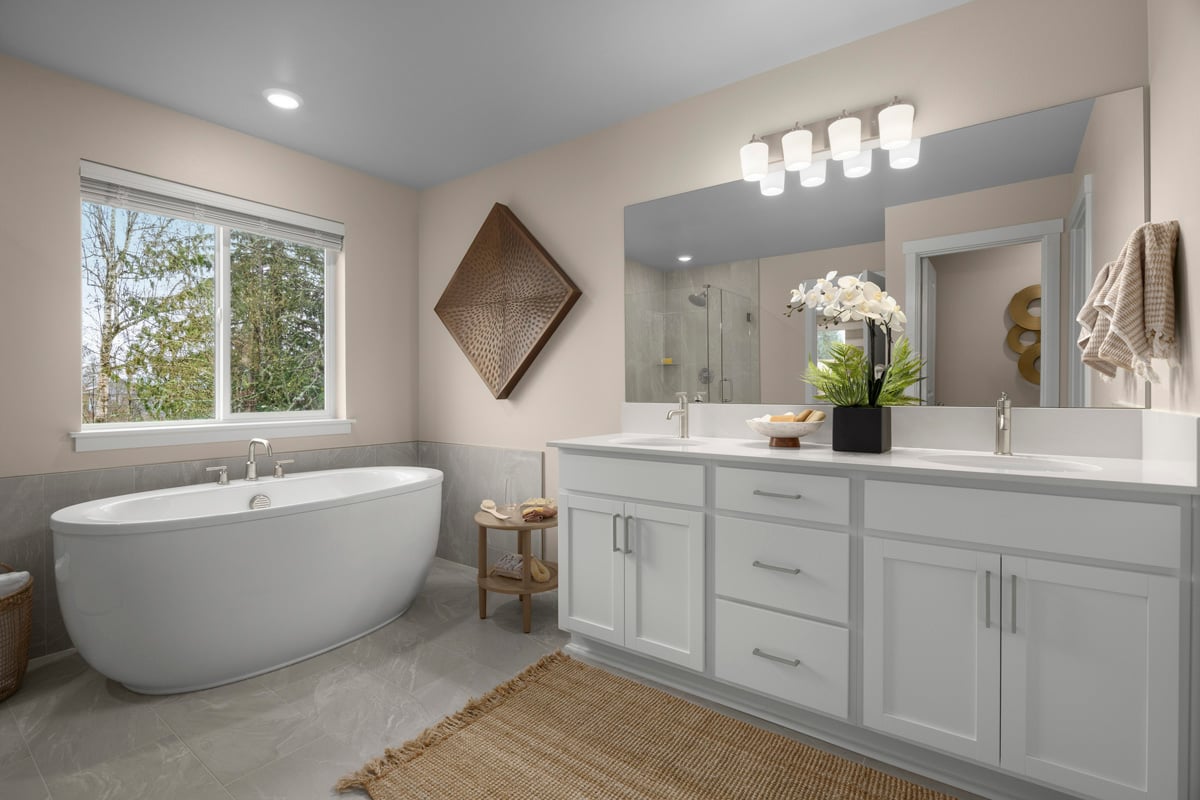 Dual-sink vanity at primary bath