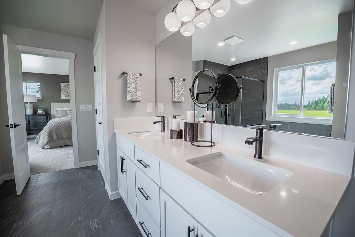 Dual-sink vanity at primary bath