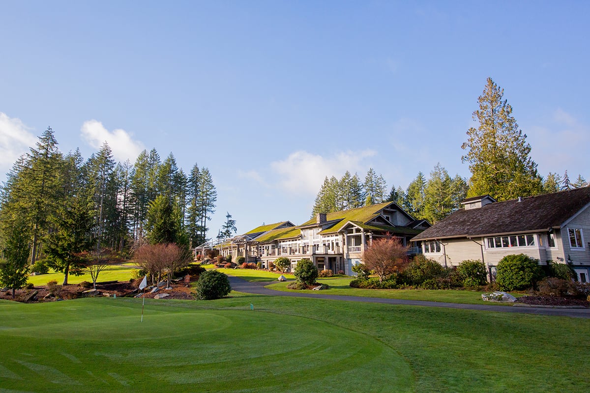 Community clubhouse and restaurant