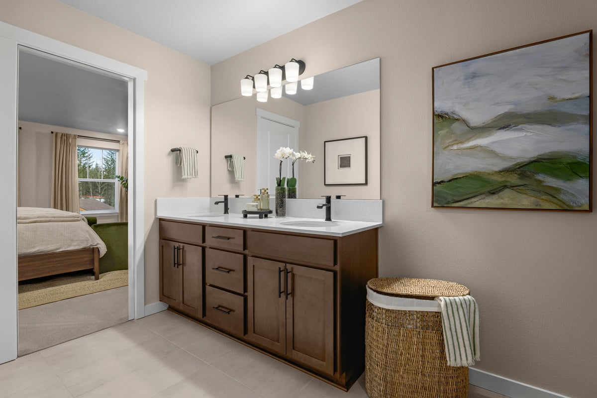 Dual-sink vanity at primary bath