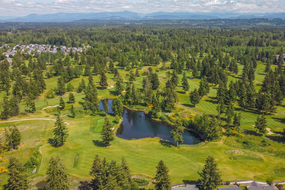 Short drive to The Classic Golf Club